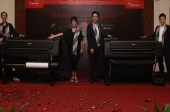 Aksentuasi Garis Merah Pertegas Kualitas Canon imagePROGRAF PRO