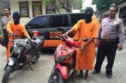 Gondol Vixion, Reno dan Andi Dilumpuhkan Pakai Timah Panas