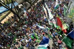 Diperlakukan Bak Tamu Istimewa, Bonek: Terima Kasih Warga Bandung
