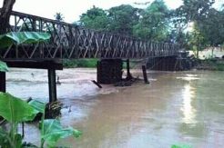 Jembatan Ciputrapinggan Rusak, Bupati Larang Kendaraan Berat Melintas