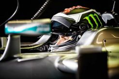 Jorge Lorenzo Bangga Bisa Lewati Nico Rosberg