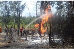 Api Masih Berkobar di Sumur Minyak Ilegal yang Meledak
