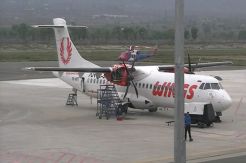 Ada Ledakan dan Percikan Api Wings Air Mendarat Darurat di Palu