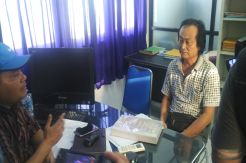 Warga China Ini Ditangkap saat Jualan Aksesoris di Pasar