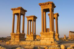 ISIS Hancurkan Monumen...