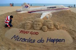 Tolak Penghentian Pencarian, Keluarga Korban MH370 Lobi Menteri Malaysia