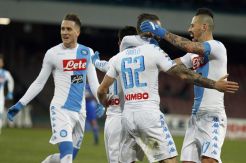 Dua Gol Cepat Napoli Bungkam AC Milan di Giuseppe Meazza
