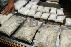 Gerebek Gudang Narkoba,...
