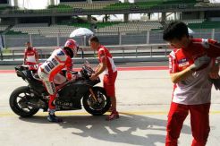 2 Pembalapnya Tembus 1:59, Ducati Asapi Rossi, Marquez, Vinales