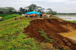 Tanggul Sungai Citanduy di Pangandaran Longsor
