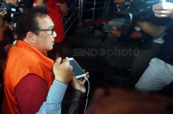 KPK Tes Suara Tersangka Penyuap  Patrialis Akbar