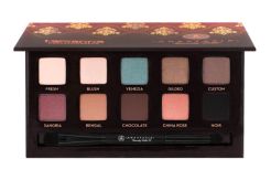 Eyeshadow Ini Didesain Seperti Buku Mantra Harry Potter