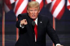Ancaman Tidak Digubris, Trump: Iran Bermain dengan Api