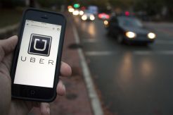 Dianggap Dukung Trump, 200 Ribu Pengguna Uber Hapus Aplikasi