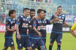 Arema Pasang Kuda-kuda, Persija Unjuk Kekuatan Baru