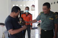 Unik, Bayi Orangutan Ini Doyan Nasi Kecap daripada Buah
