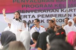 Pemerintah Berikan Bantuan ke Masyarakat Ambon