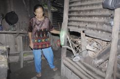Butuh Bantuan, Nenek Sumini Tinggal di Rumah Kumuh