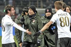 Kalahkan Bologna, Montella: Milan Turun dengan 8 Setengah Pemain