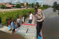 Cara Polisi Distribusikan Logistik Pilkada