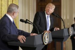 Bertemu Netanyahu, Trump Mentahkan Solusi Dua Negara