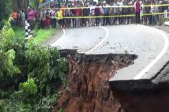 Akibat Jalan Ambles, Warga Terpaksa Memutar Sejauh 10 Km