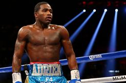 Broner Kalahkan Sahabatnya Sendiri di Atas Ring