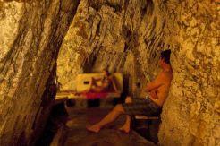 Nikmati Spa dan Pemandian Air Panas Glenwood di Dalam Gua