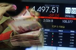 Rupiah Makin Memburuk, IHSG Siang Ini Terus Bergerak Positif