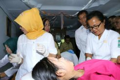JR Saragih Langsung Bawa Pasien Kronis ke RS