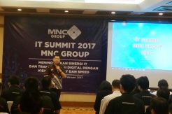 HT Sebut Hampir Semua Industri Melangkah ke Digital