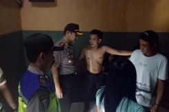 Tempat Karaoke Digerebek, Pria Hidung Belang Kocar-kacir