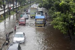 Kerap Terendam, Sejumlah Jalan di Jakarta Barat Akan Ditinggikan