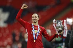 Raiola: Ibrahimovic Bisa Saja Tinggalkan Old Trafford
