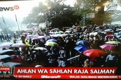 Hujan Lebat Tak Halangi Warga Bogor Sambut Raja Salman