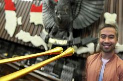 King Salman Gold Mic...