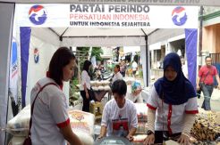Komentar Ibu-Ibu untuk Bazar Perindo: Uang Belanja Sedikit Jadi Cukup
