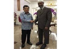 Zakir Naik: Metode Ceramah...