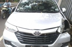Pengemudi Ngantuk Mobil...