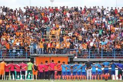Oranyekan Pakansari, Pengurus PBFC Tanggung Tiket Suporter