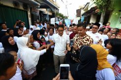 Warga Tegal Alur Curhat ke Sandi Sulitnya Mencari Kerja
