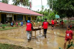 Pascabanjir Sumbar, PKPU Gelar Aksi Bersih-bersih di Sekolah