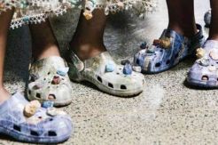 Crocs Rilis Sepatu Mewah dengan Kristal