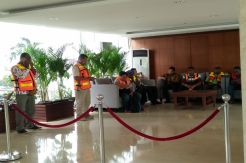Setelah Jonan dan DPR, Giliran Kantor Luhut Digeruduk Karyawan Freeport