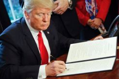 Revisi Larangan Imigran Donald Trump Digugat