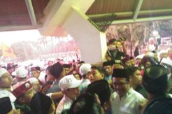 Acara Zikir Belum Kelar, Djarot Tinggalkan Masjid At Tin