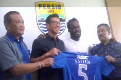 Bom Panci Sempat Bikin Essien Galau Gabung ke Persib