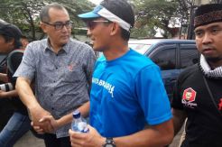 Sandiaga Uno Datangi Polsek Tanah Abang Ditemani Klub Berlari