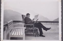 Foto Candid Hitler Laku Terjual Seharga RP548 Juta