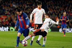 Enrique Bantah Barcelona Lemah Hadapi Set Piece